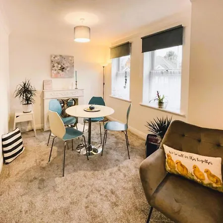 The Sashes - Stylish Apartment - Free Parking - Ultrafast Wifi - Smart Tv - Netflix - Sleeps Up To 6! Close To Poole Town Center & Sandbanks & Bournemouth Exterior foto